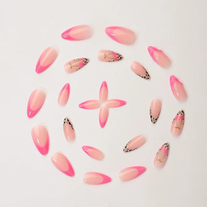 Kreatives Nail Art Design Karnz