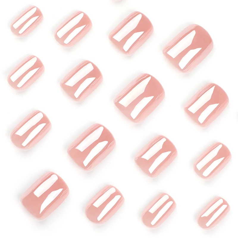 Elegante Nagelkunst im Rosé Metallic-Look Karnz
