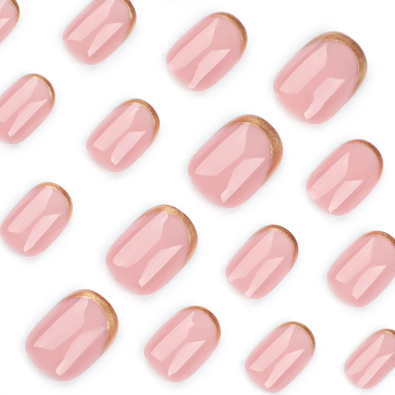 Elegante Nagelkunst im modernen French-Tip Stil Karnz