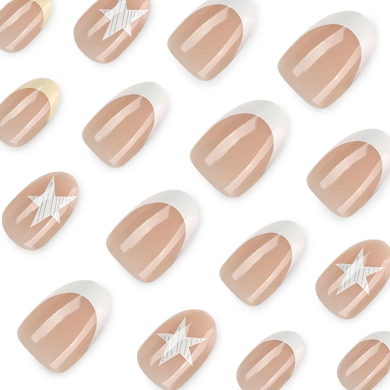Elegante Kunstnägel mit klassischem French-Tip und detailreichem Sternenmotiv Karnz
