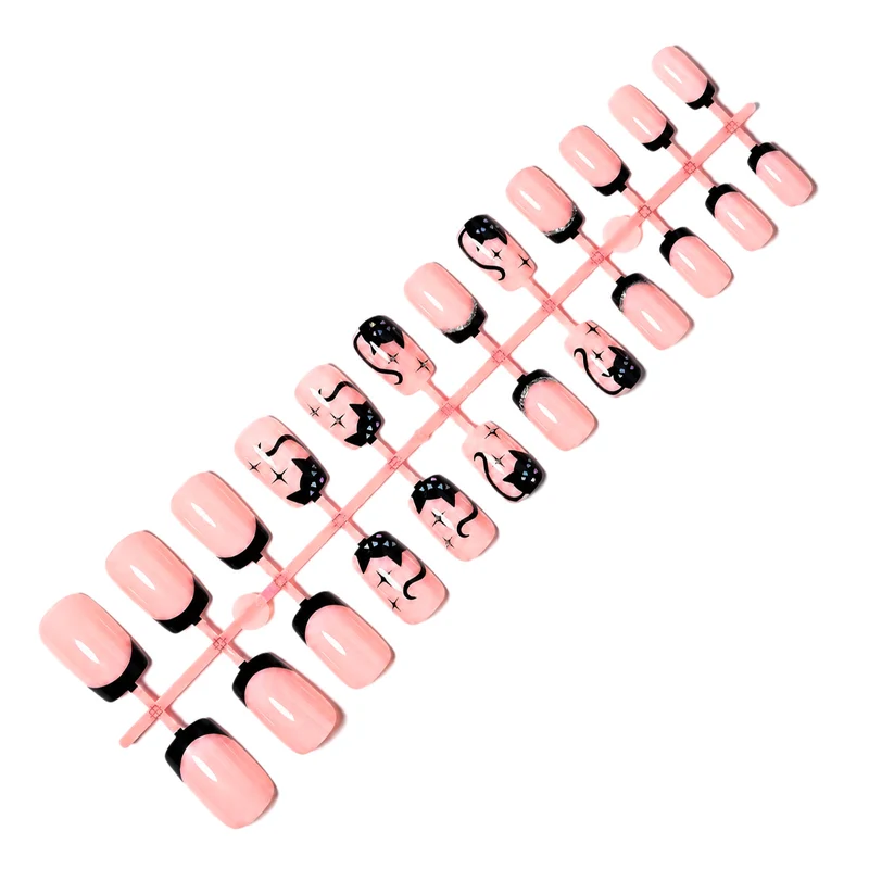 Kreatives Nagelset mit Katzen-Design und Glitzerdetails Karnz