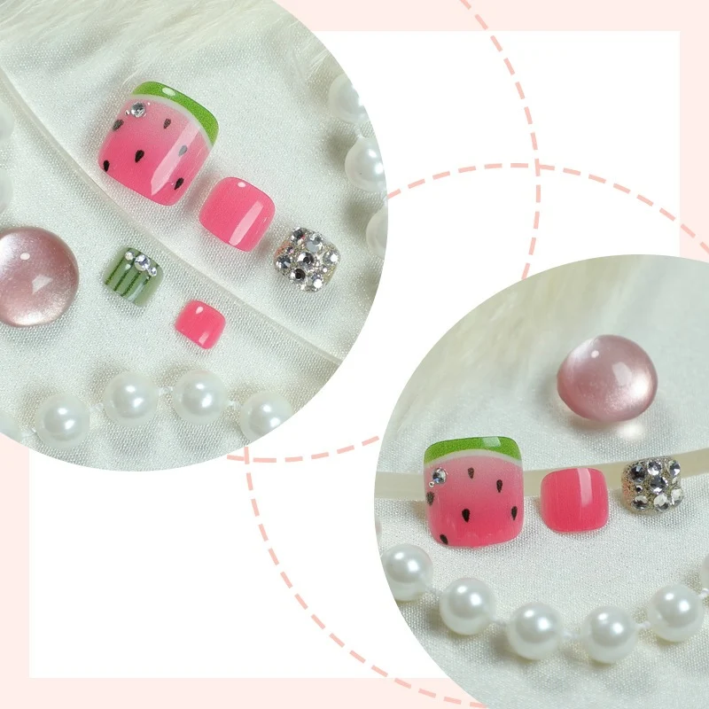 Kreatives Nageldesign-Set mit Wassermelonenelementen Karnz