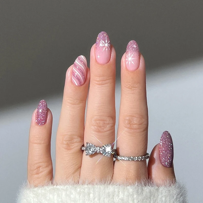 Kreatives Nagel-Kunstset mit Glitter- und Ornamentverzierungen Karnz