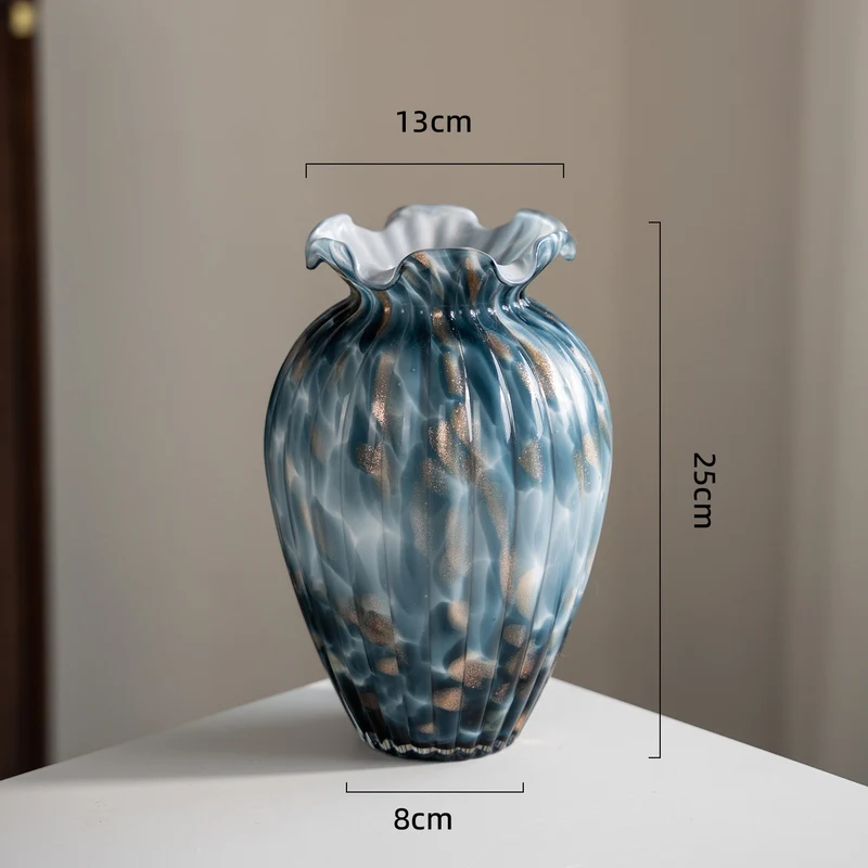 Mouthblown Skulpturale Gerippte Glaskugelvase mit Rüschenausschnitt Karnz