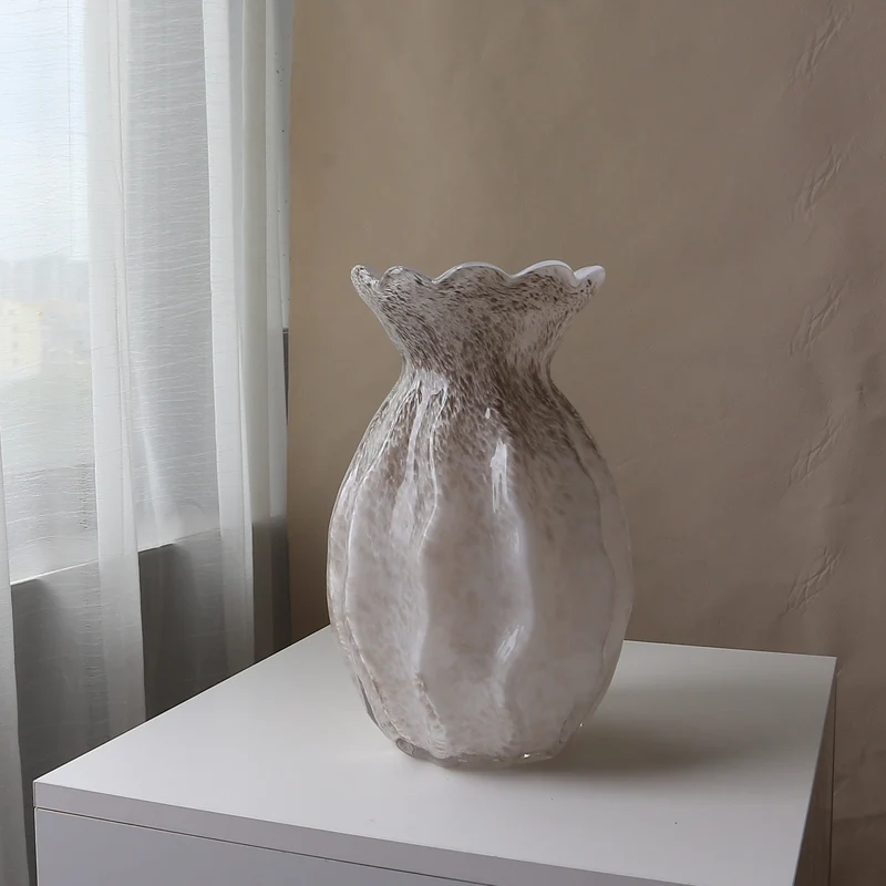 Mouth-blown gewellter Rand Texturiertes Glas Akzentvase Karnz