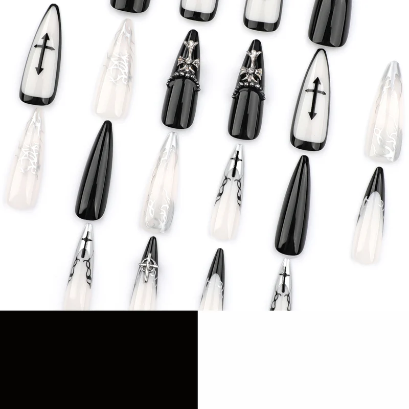 Kunstvolle Stiletto-Nägel mit einzigartigen 3D-Details und eleganten Akzenten Karnz