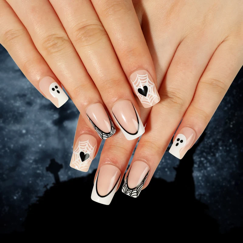 Kunstvolle Nagelverlängerungen mit kreativen Augen-Design Karnz