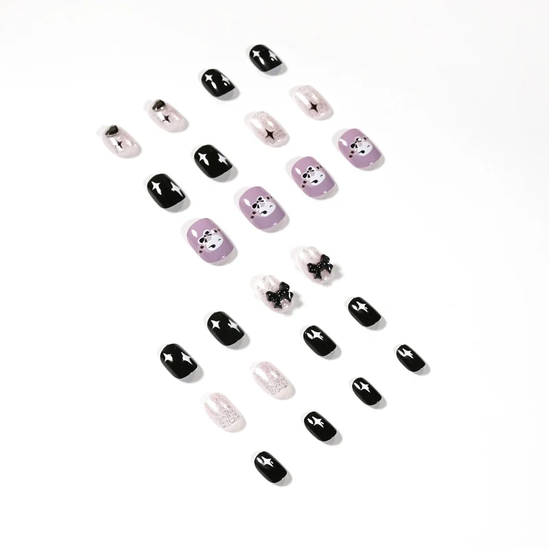 Kunstvolle Nagelverlängerungen mit glamourösen Akzenten Karnz