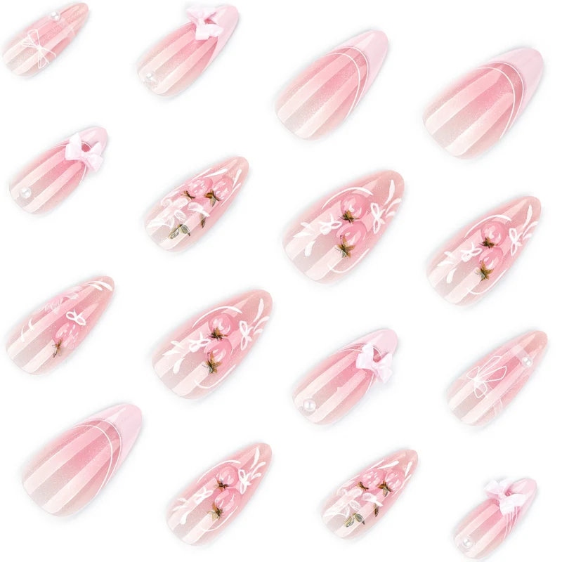 Kunstvolle Nagelverlängerungen mit floralem Design Karnz