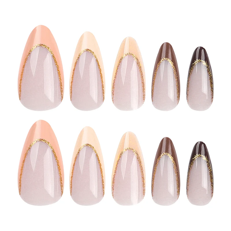 Kunstvolle Nagelverlängerungen mit elegantem Spitzen-Design Karnz