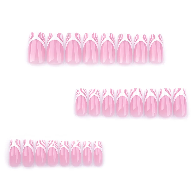 Kunstvolle Nagelverlängerungen mit durchscheinendem Design und eleganten Linien Karnz