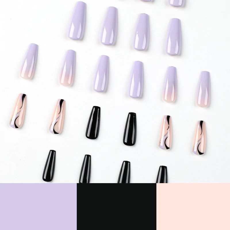 Kunstvolle Nagelverlängerungen im eleganten Design Karnz