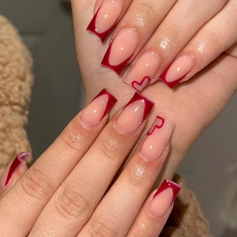 Herzförmiger Rand Nagelkunst Karnz