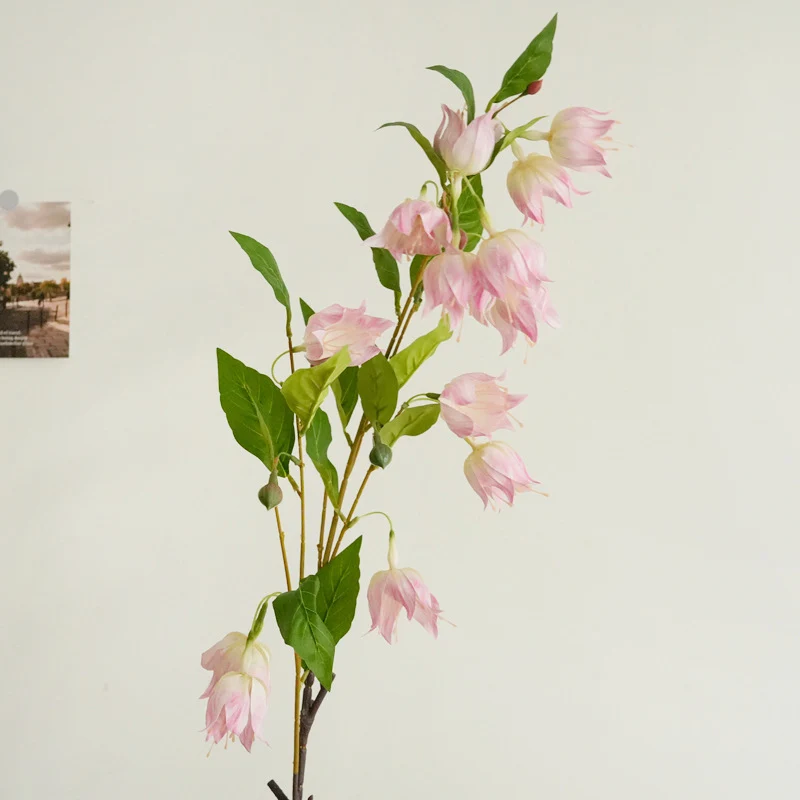 Dekorative Kunstblumen Karnz