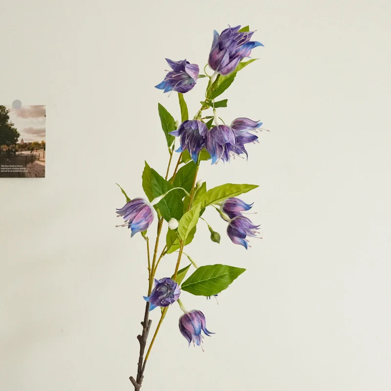 Dekorative Kunstblumen Karnz