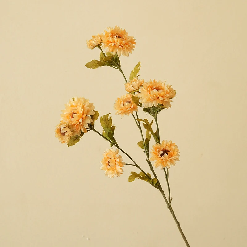 Dekorative Kunstblumen Karnz