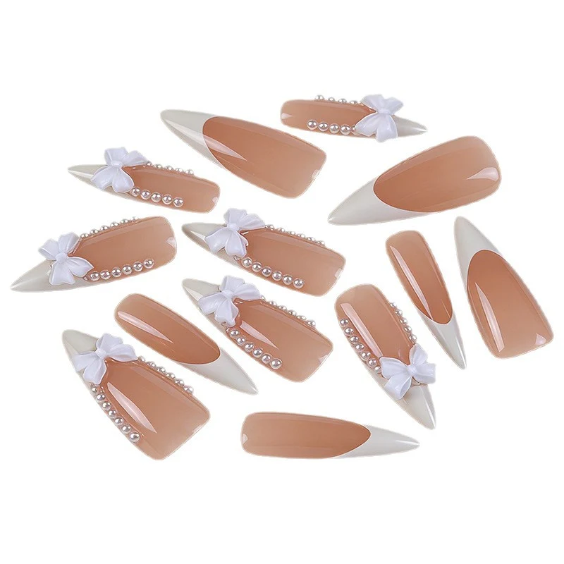 Elegante Nagelkunst Karnz