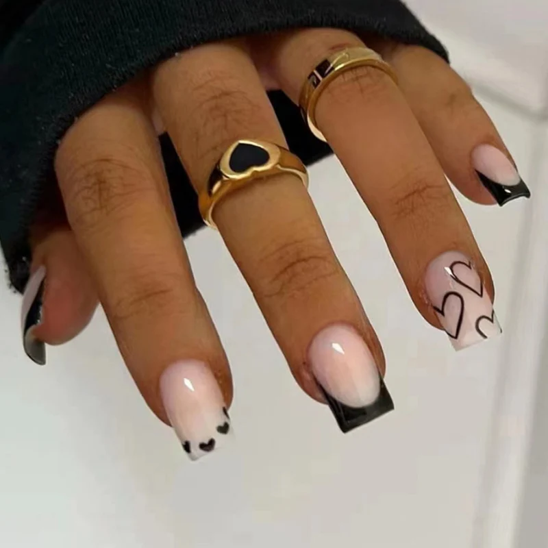 Elegante Herzmuster Nagelkunst Karnz