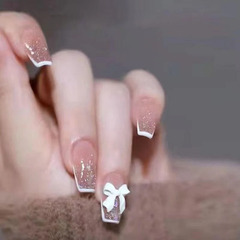 Elegante florale Nagelkunstverlängerungen Karnz