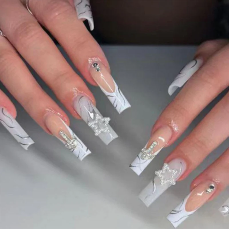 Glamouröse Glitzer-Stiletto Press-On Nägel Karnz
