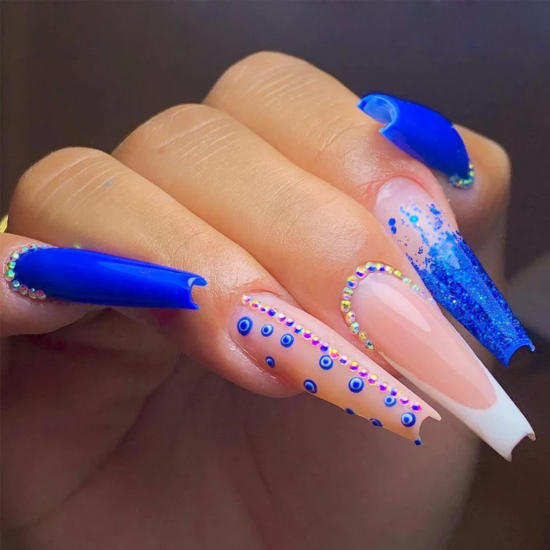 Glamouröse Glitzer-Stiletto Press-On Nägel Karnz