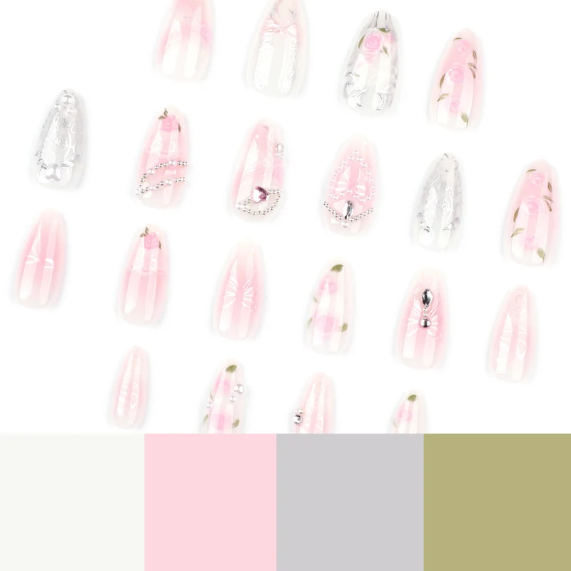 Künstlerische Nagelverlängerungen mit eleganter Blütenverzierung Karnz