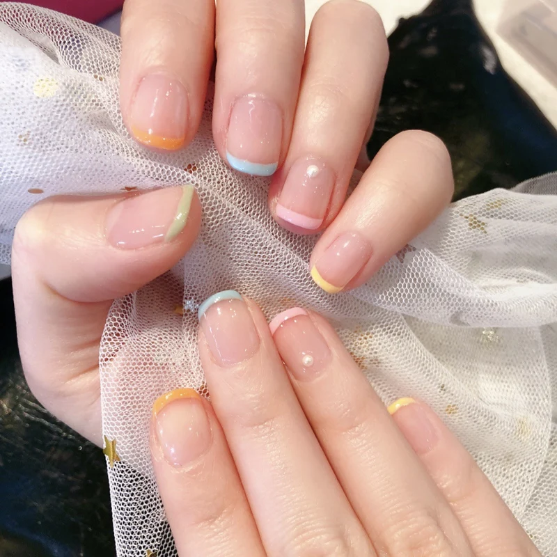 Kreative Nagelkunst mit Pastellfarben Karnz