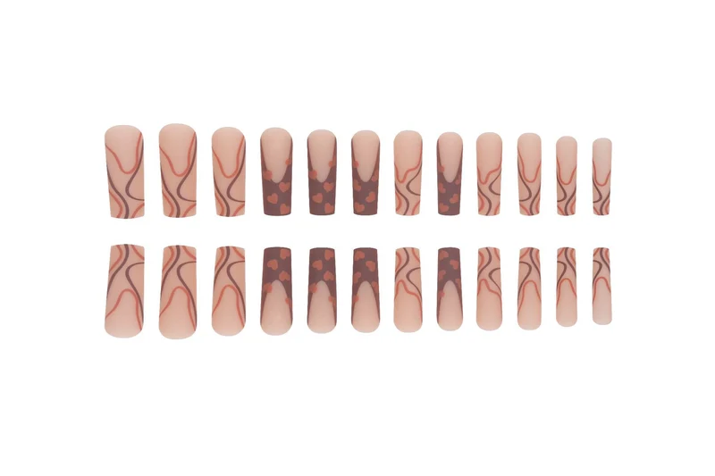 Trendige Herz-Design Press-On Nagel Tipps Karnz