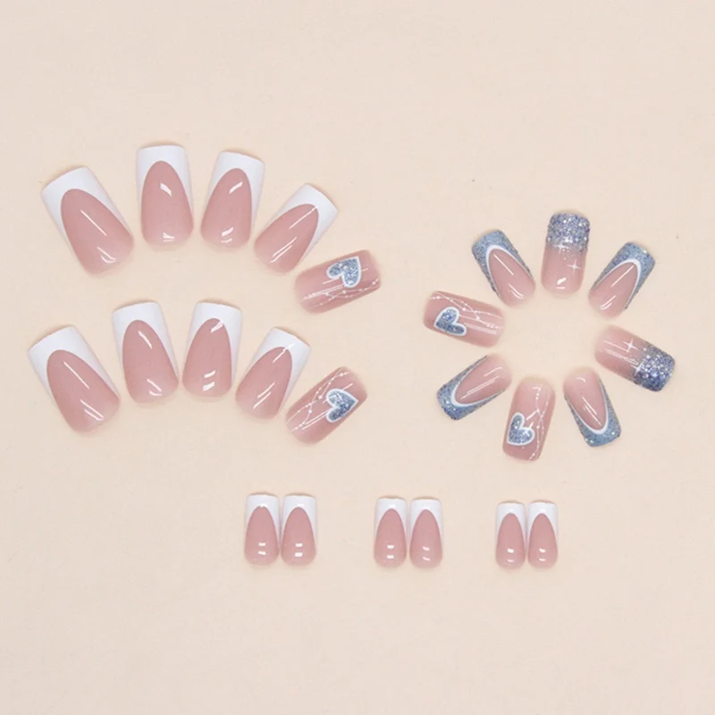 Elegante dekorative Nagelkunst Karnz
