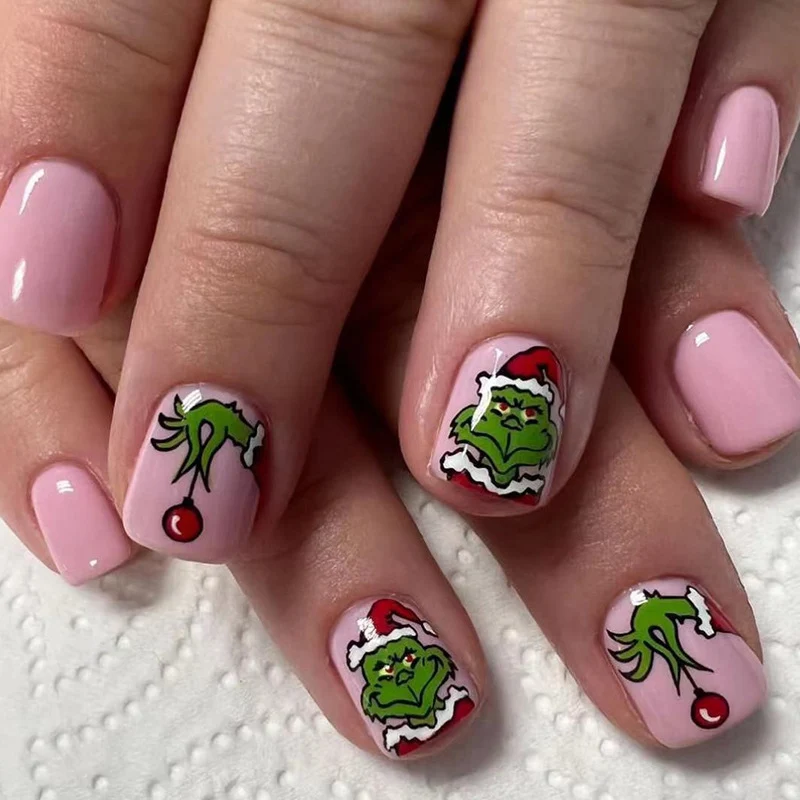 Künstlerische winterliche Nail Art Karnz