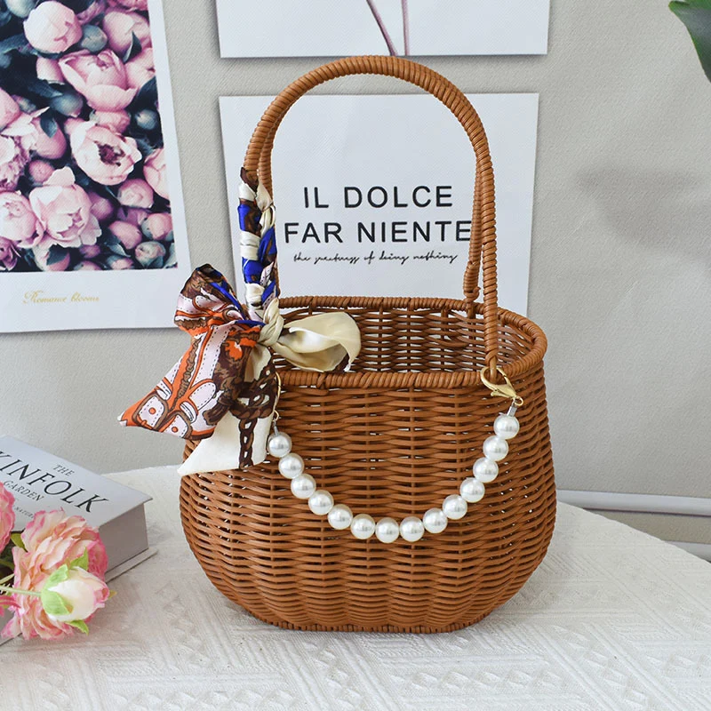 Chice Gewebte Handtasche mit Perlenakzent Karnz