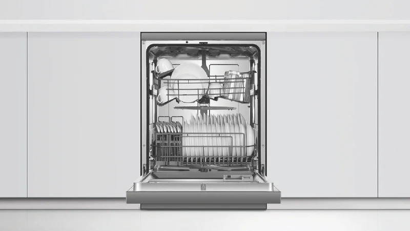 Haier 500 Series Freestanding Dishwasher, Black
