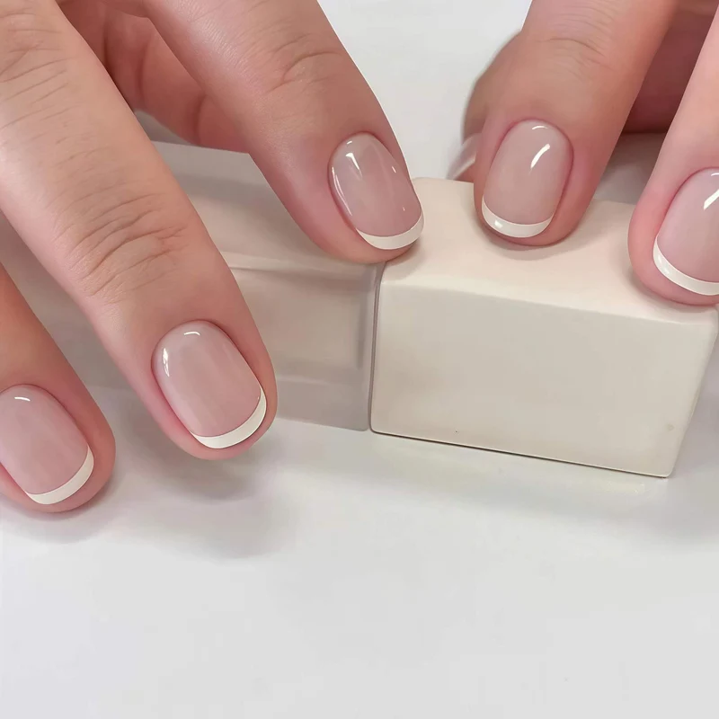 Professionelles French Tip Nagelset Karnz