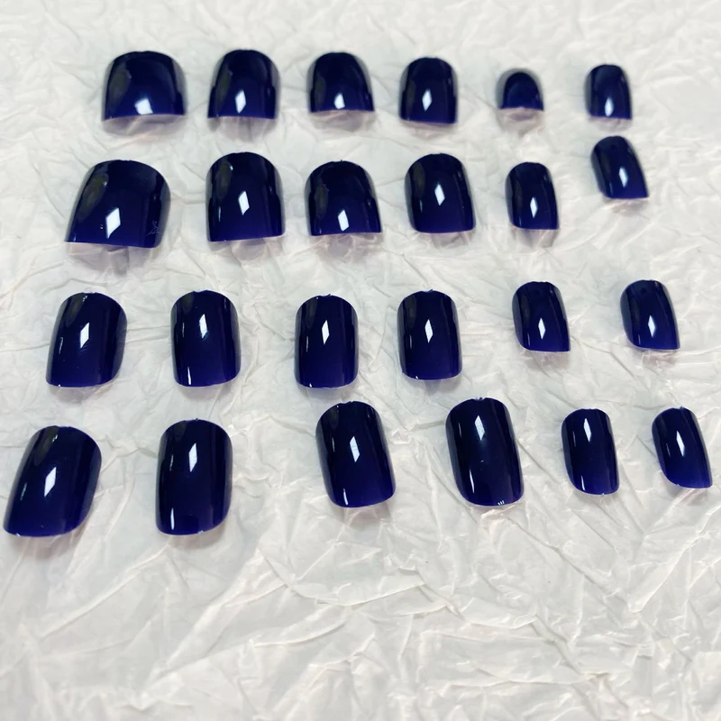 Premium Glänzende Press-On Nagelkunst Karnz