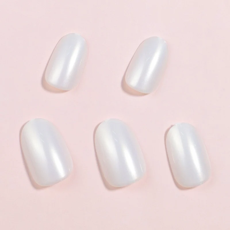 Premium Elegante Glänzende Press-On Nagelkunst Karnz
