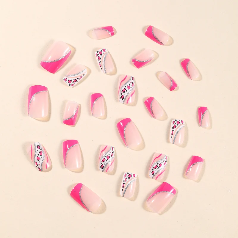 Stylisches Tierdruck Nagelkunstset Karnz
