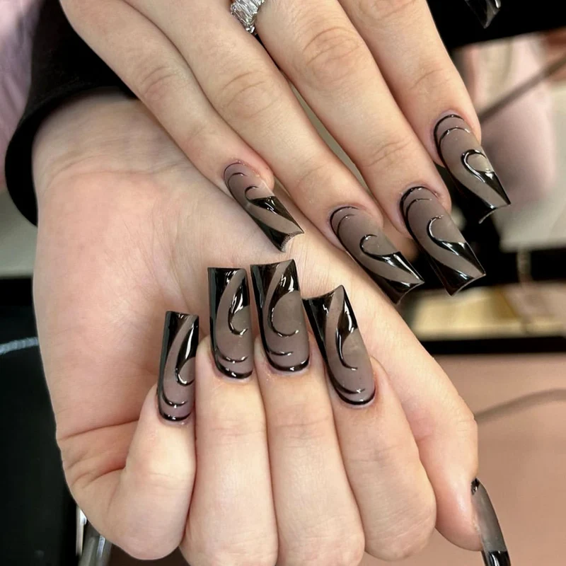 Stylische Abstract 3D Nagelkunst Verlängerungen Karnz