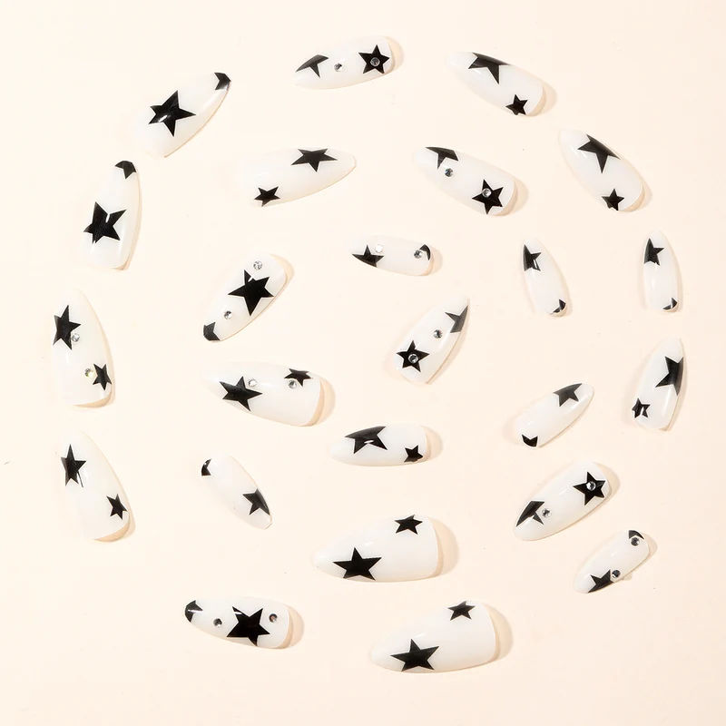Star-Accent Stiletto Nagelkunst Extensions Karnz