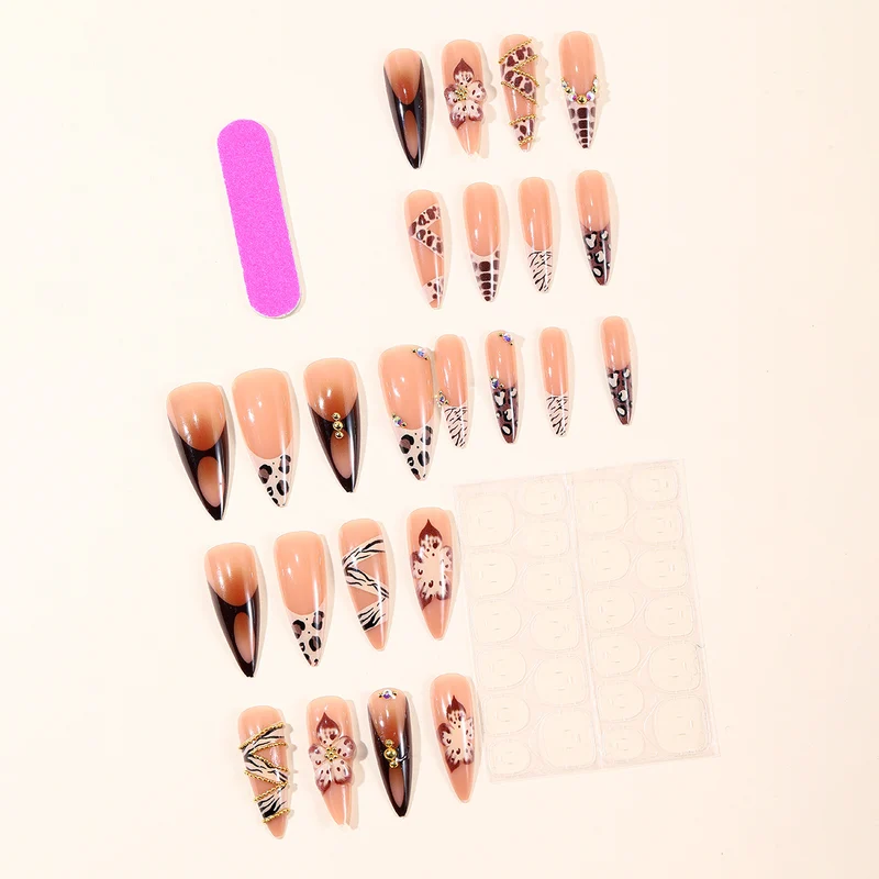 Luxuriöse Künstlerische Stiletto Nagelkunst Karnz
