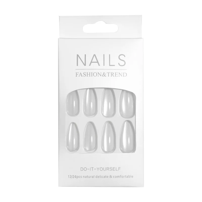 Glänzendes Faux-Nagel-Set Karnz