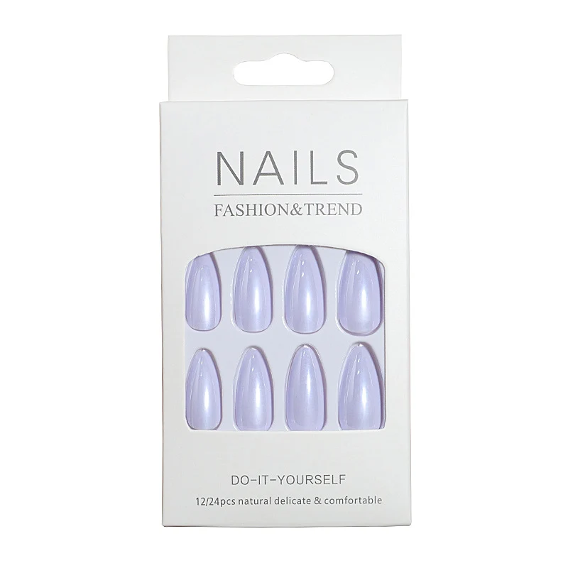 Glänzendes Faux-Nagel-Set Karnz