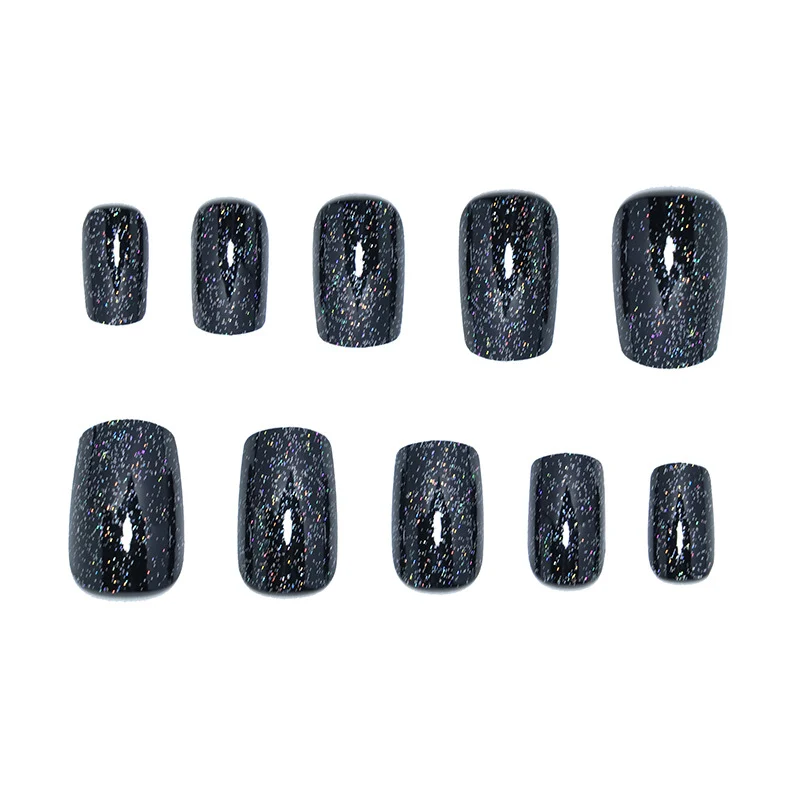 Glitzernde Nagelkunst-Verzierungen Karnz