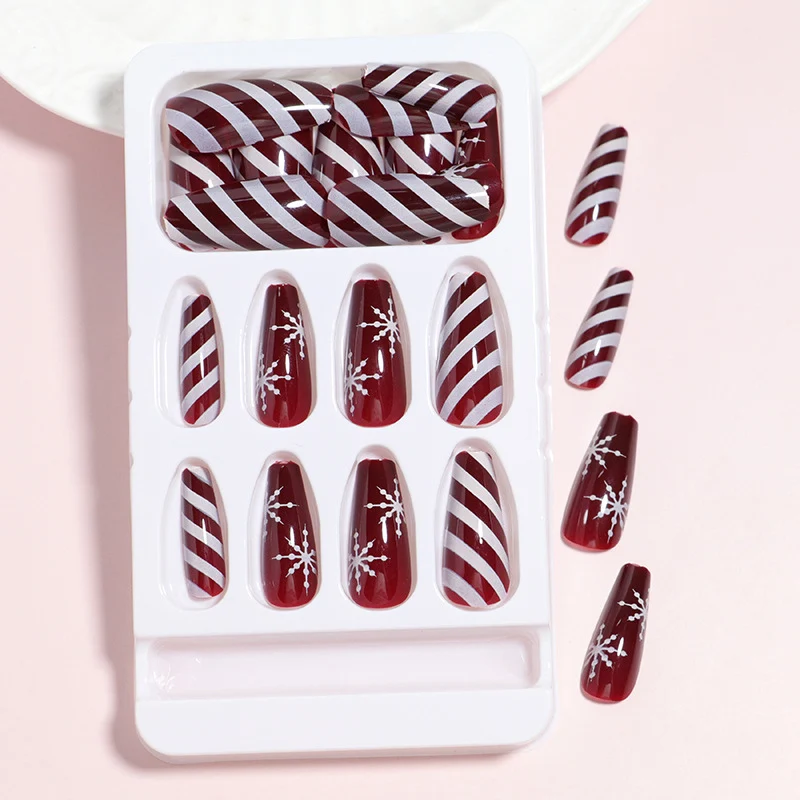 Festives Nageldesign-Set Karnz