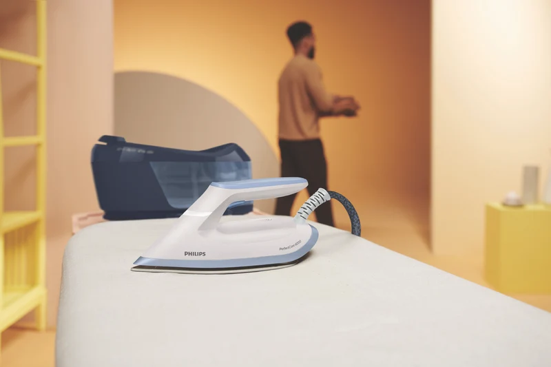 Philips Perfect Care 6000 Series Steam Generator Blue