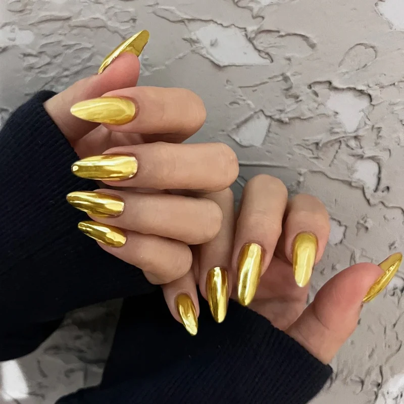 Elegantes Spiegel-Finish Press-On Nail Set Karnz