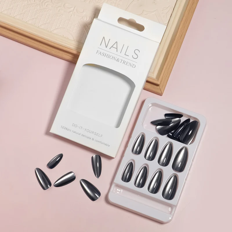 DIY natürliche stilvolle Press-On Nägel Karnz