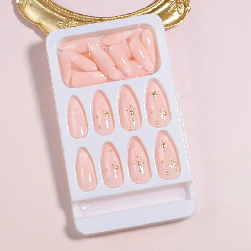 DIY Elegantes Aufklebenägel-Set Karnz