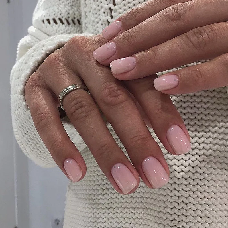 Glänzende Gel-Nagelkunstverlängerungen Karnz