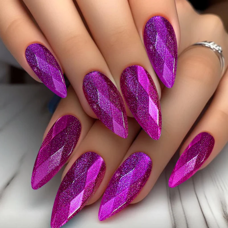 Glamouröse Stiletto-Nagelkunst-Erweiterungen Karnz
