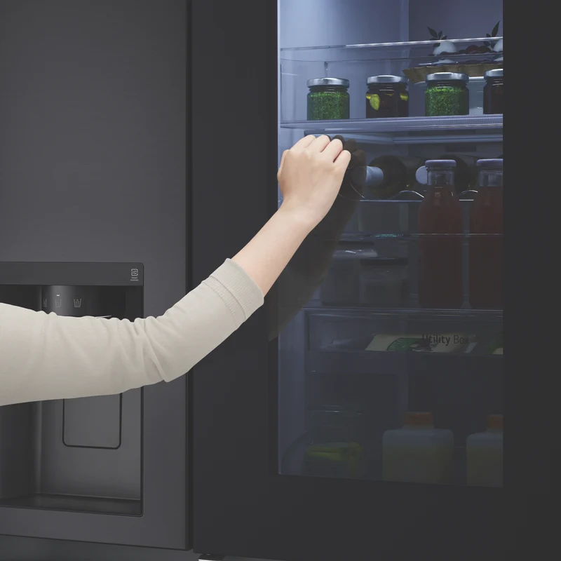 LG 635L InstaView SxS Refrigerator